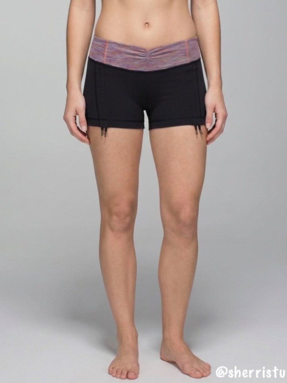 Like New Lululemon Hot N Sweaty Shorts 2.5 Black Wee Are From Space Yoga S 4 - Picture 2 of 9